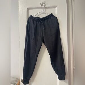 Black Gymshark jogger sweatpants